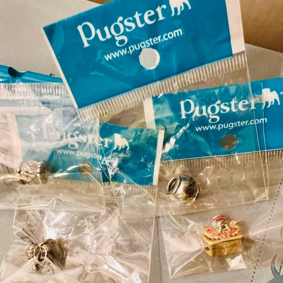 NWT Pugster Lot Charm Beads Lot of Four (FAITH,LOVE, Snowman, and Sleigh/Snowman - Picture 8 of 11